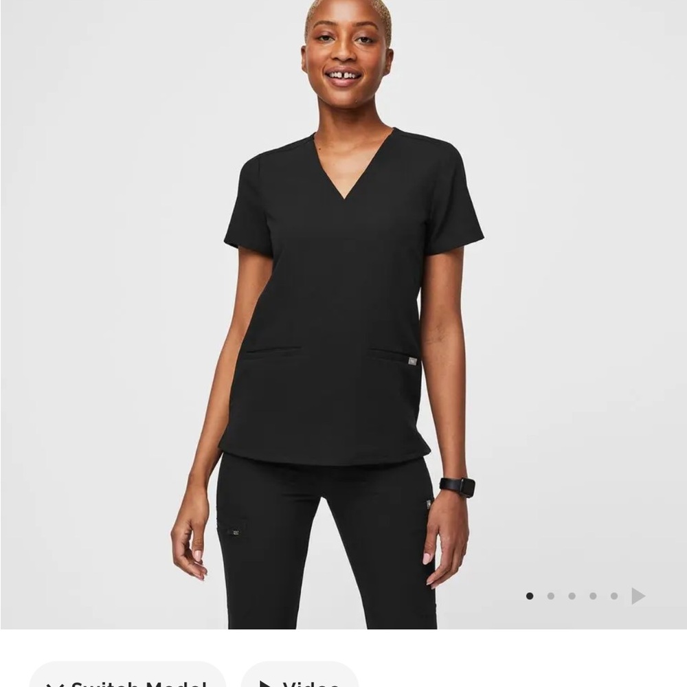 Figs Small Black scrub top